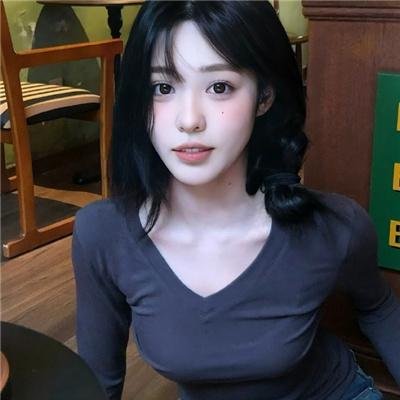 驼背人与舞女